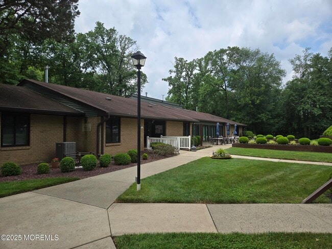 Building Photo - 218 Medford Ct