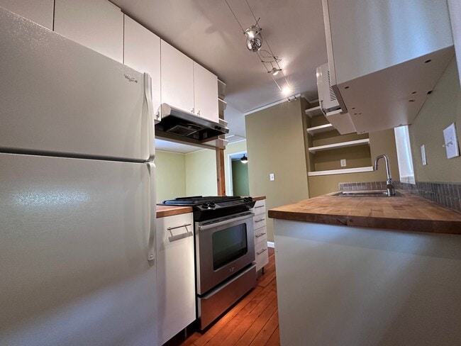 Building Photo - Modern and Affordable in Cully