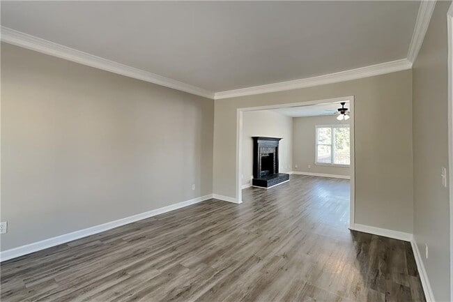 Building Photo - 2101 Chatou Pl