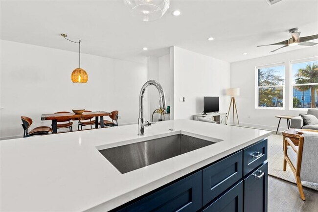 Building Photo - 37 29th St N