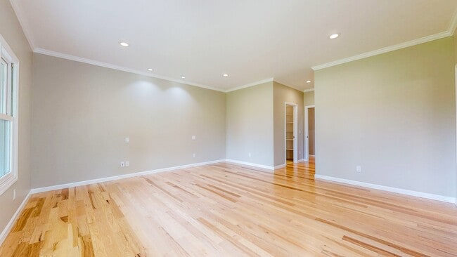 Building Photo - 7705 Starr Rd