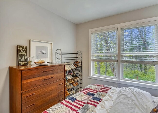 Building Photo - Bethany Court