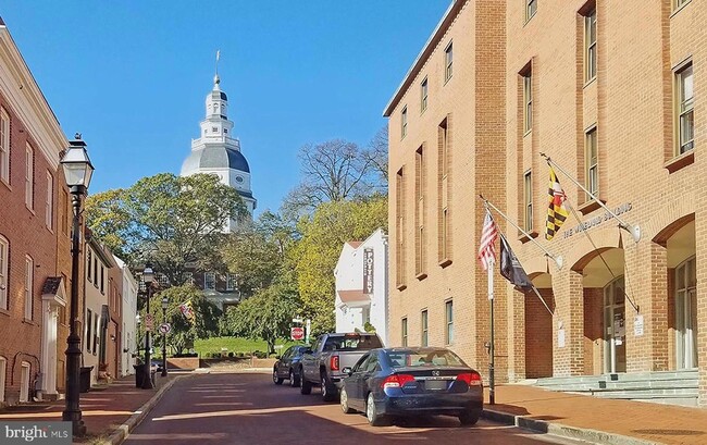 Building Photo - 179 Green St