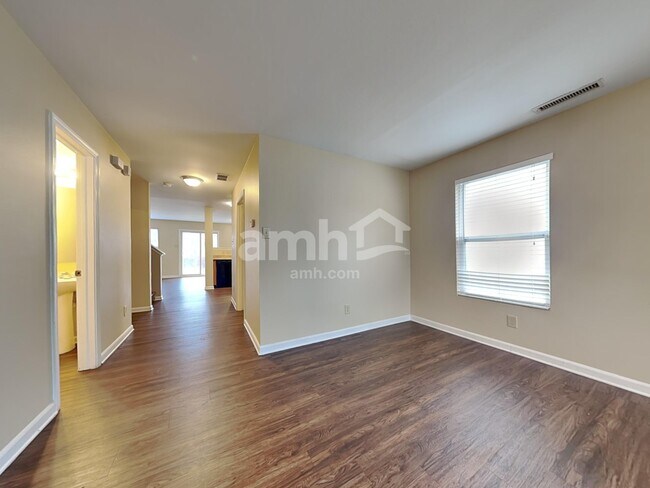 Building Photo - 911 Swearngan Ridge Ct