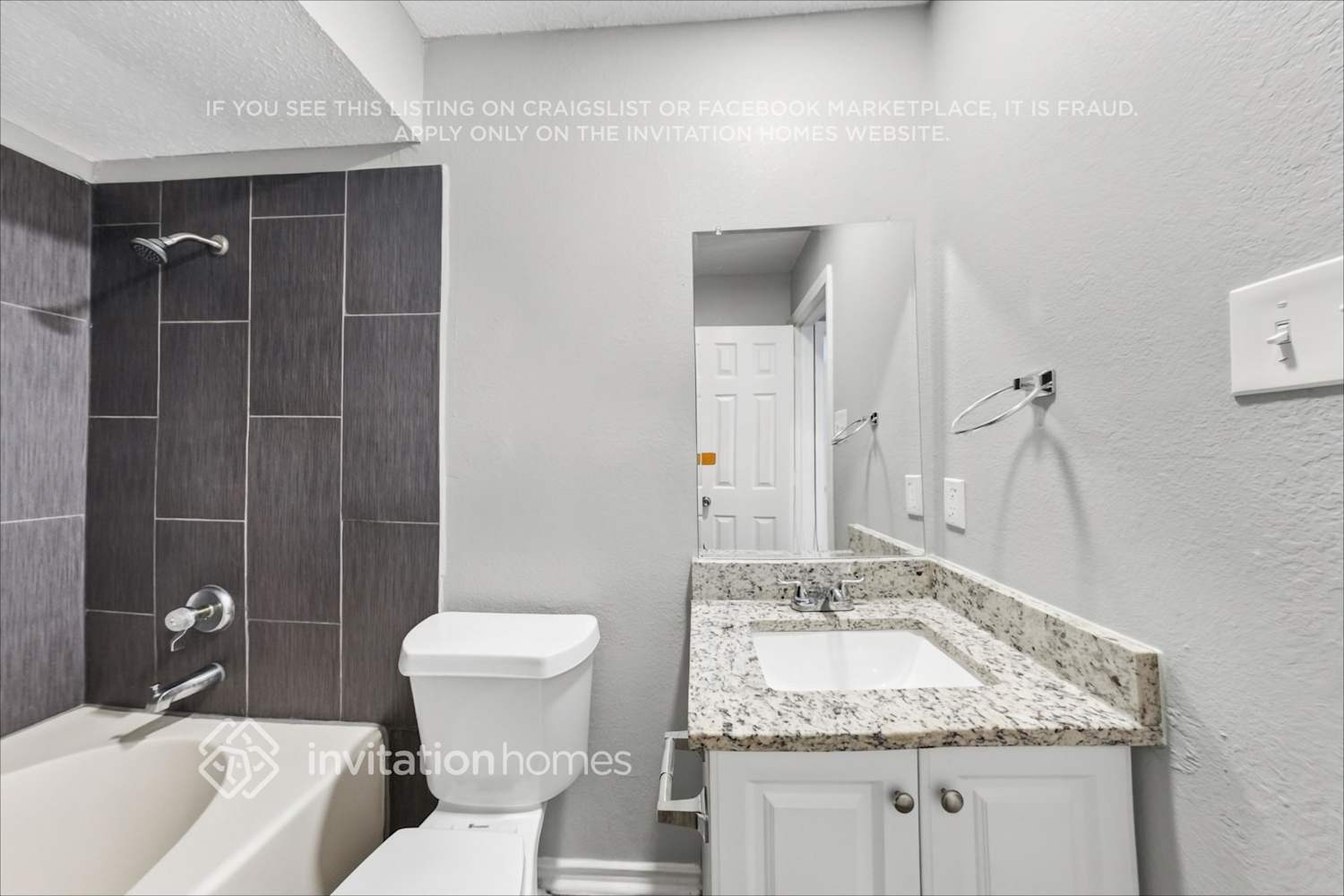Building Photo - 2036 Pheasant Dr