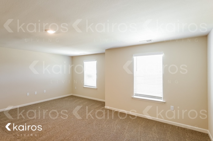 Building Photo - 2027 Discovery Dr