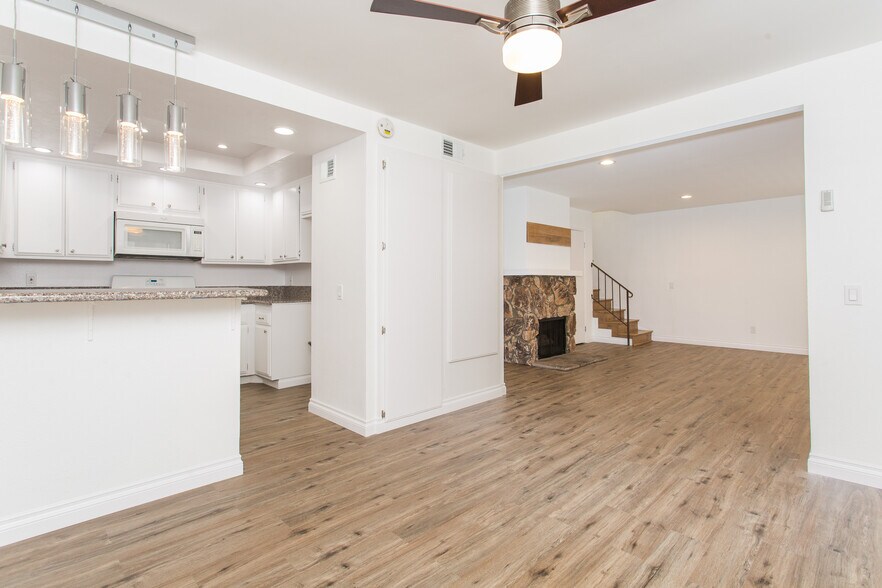 Building Photo - 527 Spring Rd