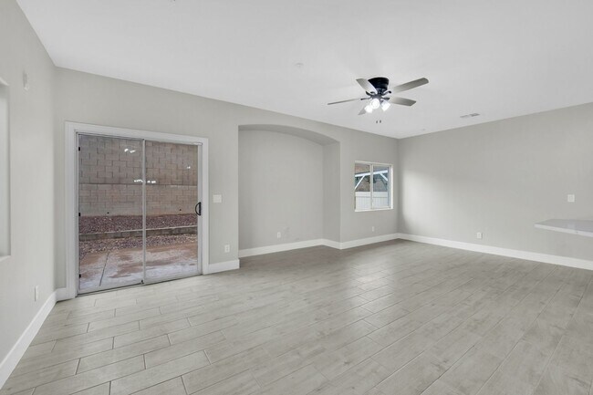 Building Photo - Charming Two-Story Townhome in a Gated Com...