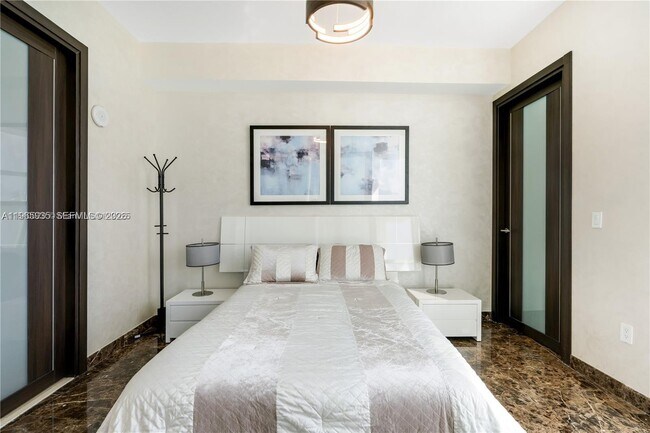 Building Photo - 18101 Collins Ave