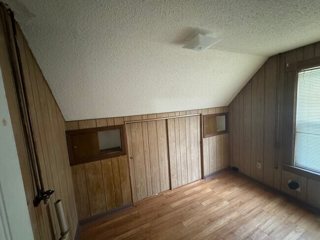 Building Photo - 238 Conant St