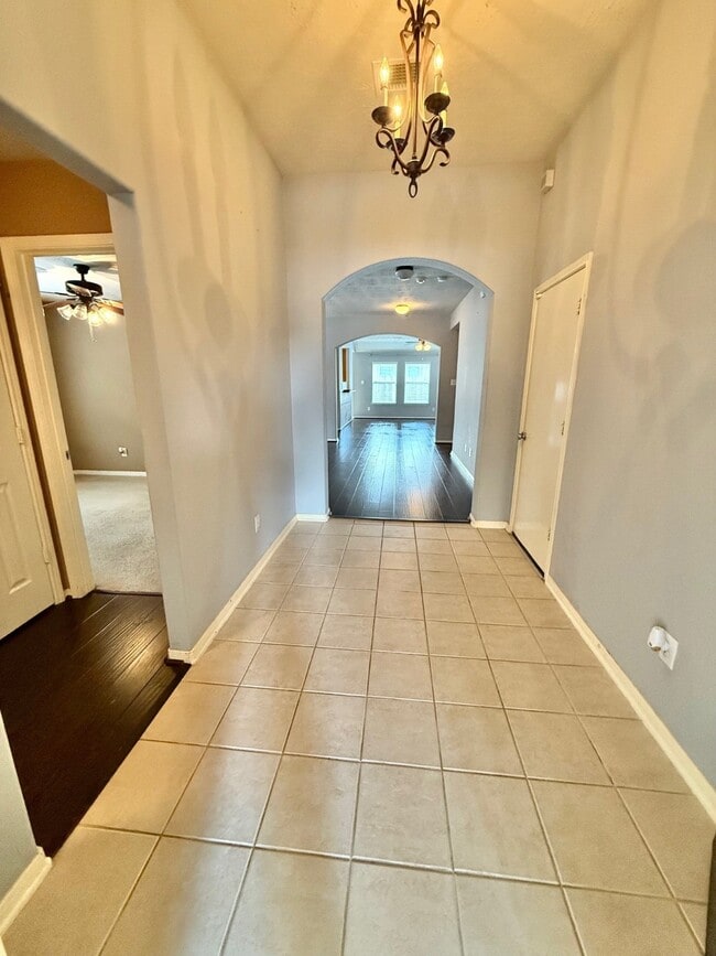 Building Photo - 15107 Summer Sunset Dr
