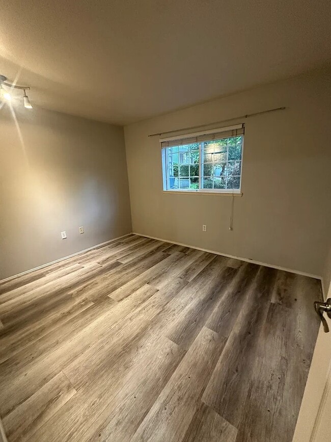 Building Photo - 25235 SE Klahanie Blvd