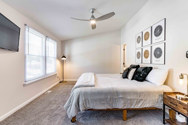 Building Photo - 1708 Ithaca Ln