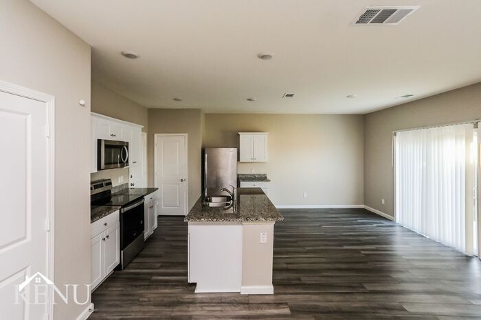 Building Photo - 6040 Mojave Dr