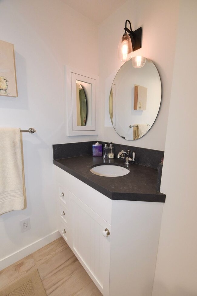 Building Photo - 1720 Avenida Del Mundo