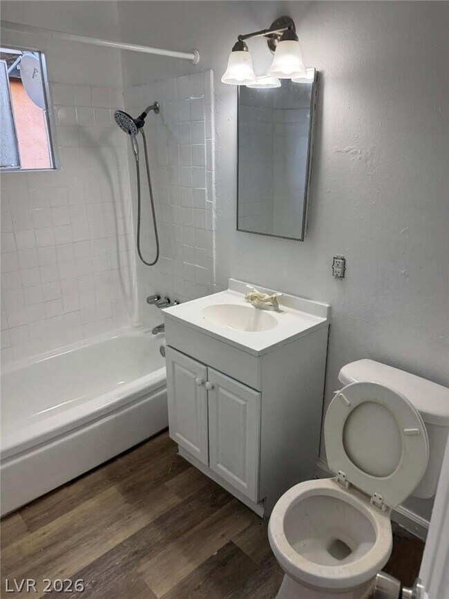 Building Photo - 312 W Cleveland Ave