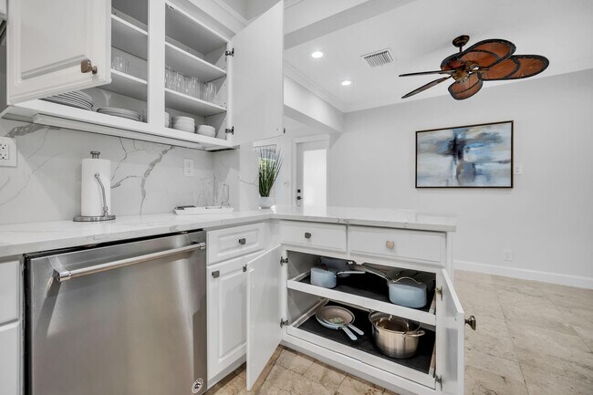 Building Photo - 2277 SE 15th St