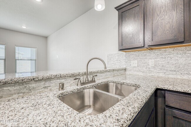 Building Photo - 6557 Toivoa Pl
