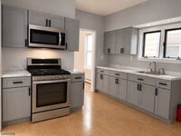 Building Photo - 1110 Hampton Pl