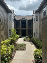 Building Photo - Residences at Sabal Point Spacious 2/2