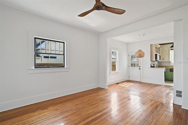 Building Photo - 315 S Prescott St