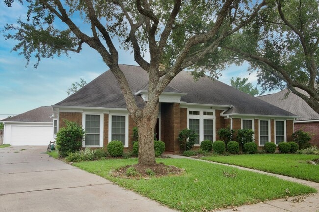 Building Photo - 1839 Lakewinds Dr