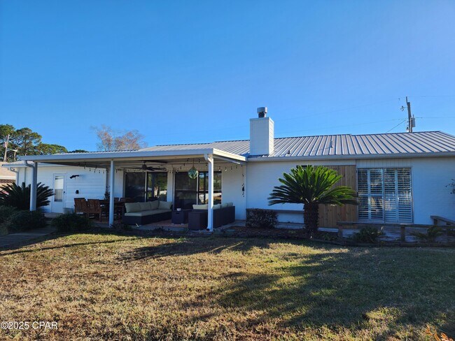 Building Photo - 322 Greenwood Cir