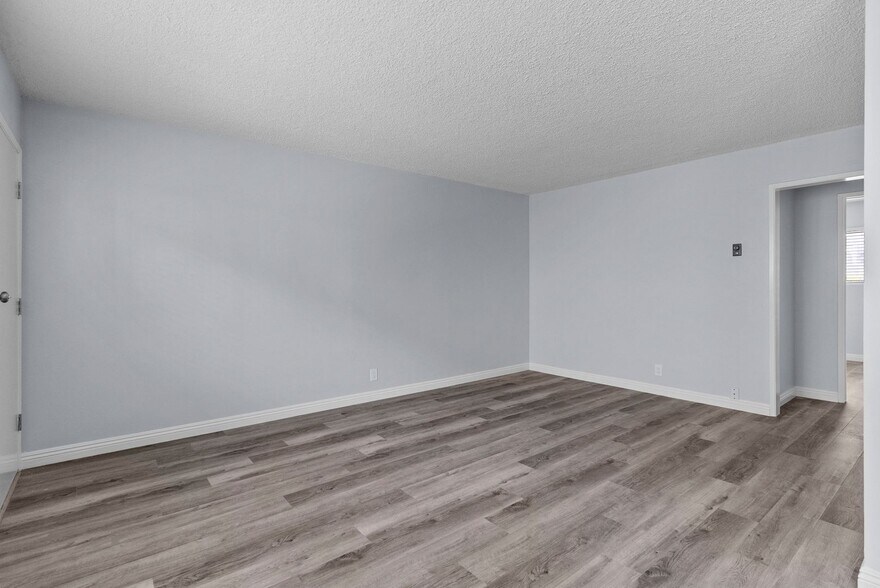 Building Photo - 425 Gaviota Ave