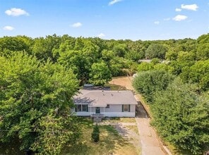 Building Photo - 1529 E King St