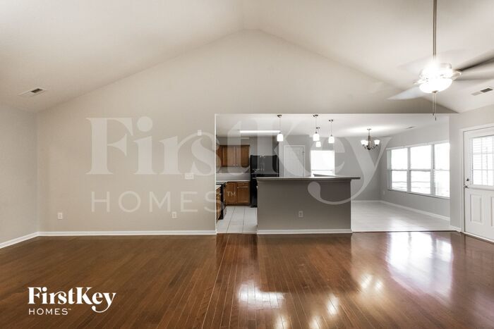 Building Photo - 11618 Village Pond Dr