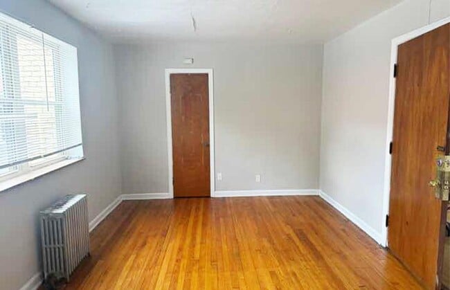 Building Photo - 3025 Clifton Ave