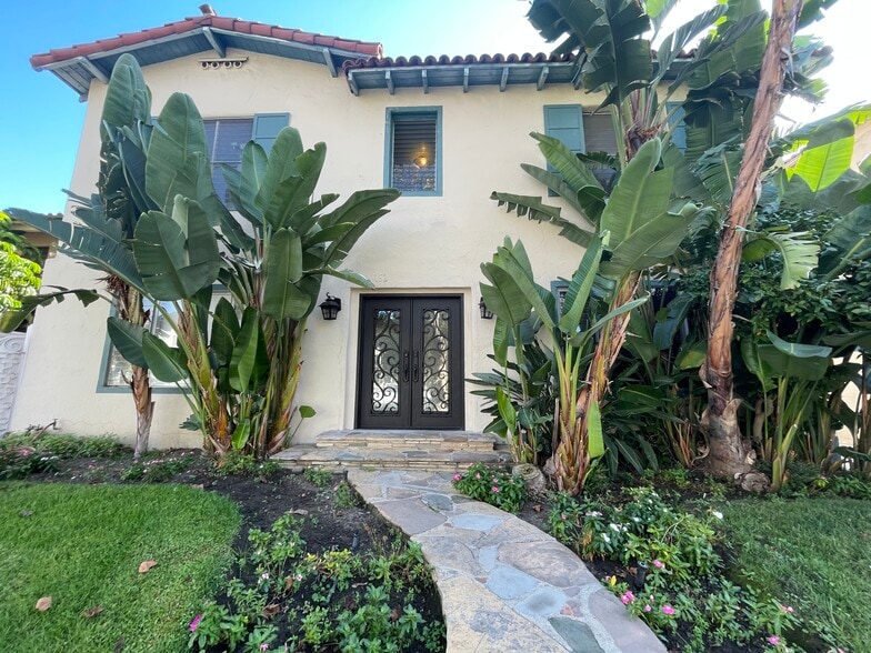 Primary Photo - 152 N Arnaz Dr