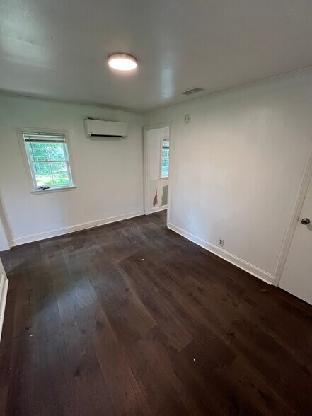 Building Photo - 1422 Poplar St