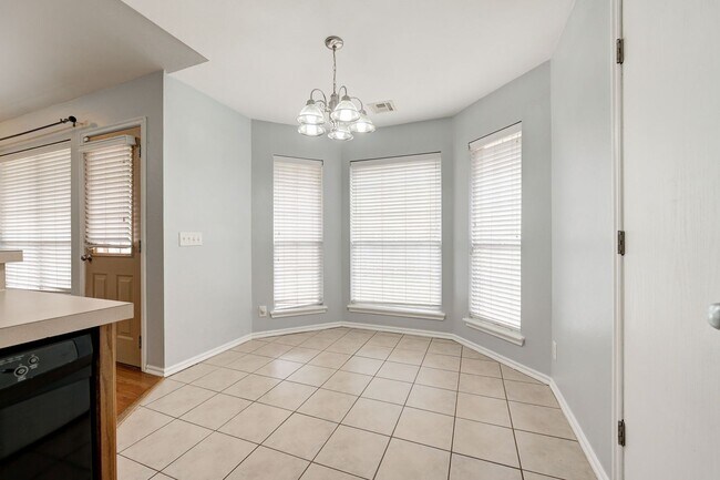Building Photo - Gorgeous 3 bedroom 2 Bath Home in the Heart of Edmond