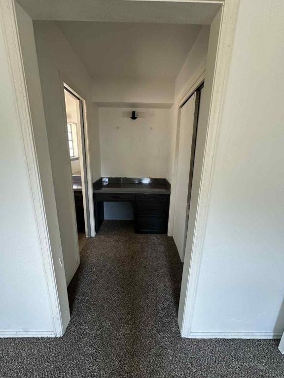 Building Photo - 1710 Parklane Dr