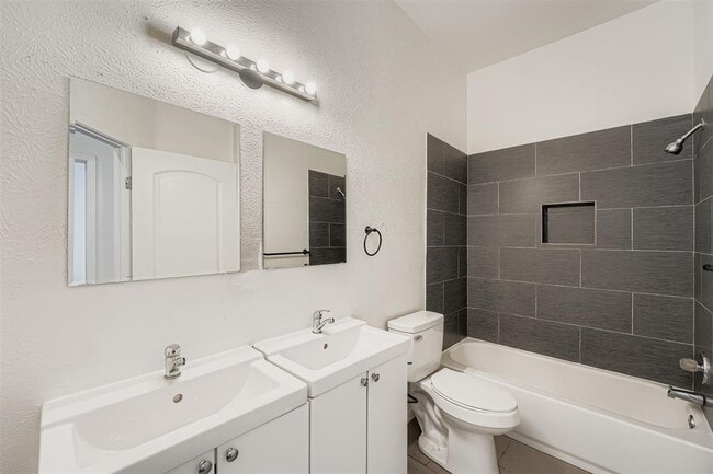 Building Photo - 4902 Parell Path