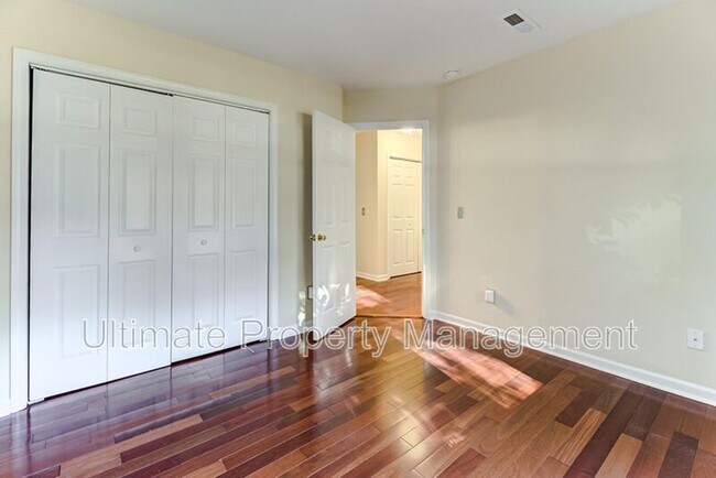 Building Photo - 105 Southern Magnolia Ct