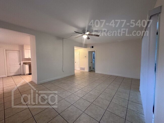 Building Photo - 3392 Bougainvillea Dr