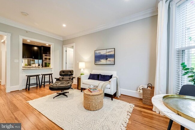 Building Photo - 910 Powhatan St