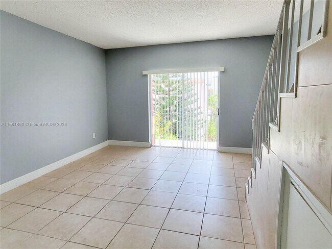 Building Photo - 1255 W 53rd St