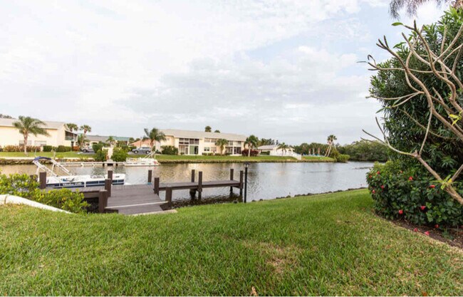 Building Photo - 1830 Robalo Dr