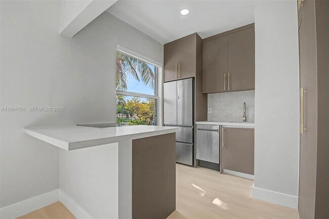 Building Photo - 694 NE 76th St