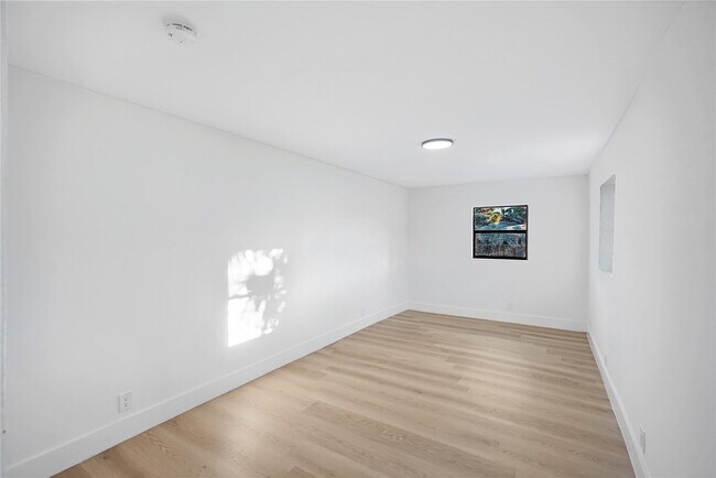 Building Photo - 3613 SW 1st St