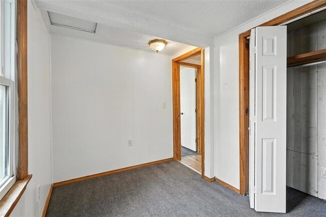 Building Photo - A must see 3 bedroom 2 bath in El Reno!