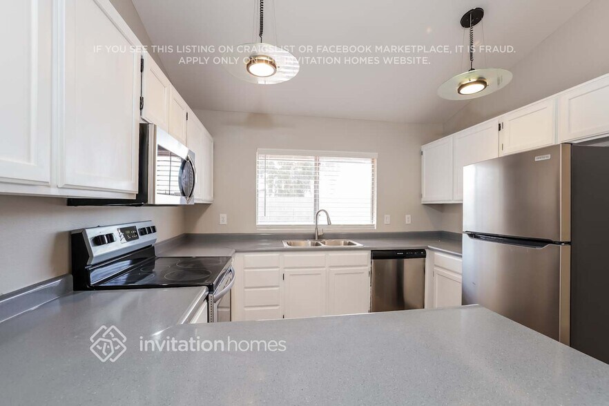 Building Photo - 907 W Ross Ave