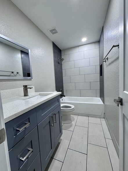 Bathroom - 17255 SW 95th Ave