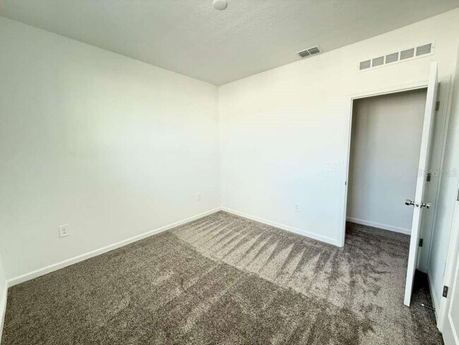 Building Photo - 120 Bogey Dr