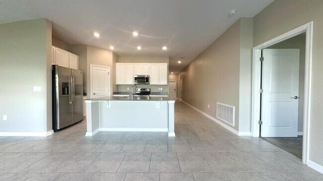 Building Photo - 272 Bergamot Lp