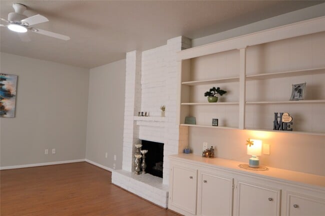 Building Photo - 15927 Tumbling Rapids Dr