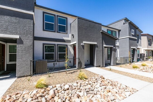 Building Photo - Beautiful New 3 Bed / 2.5 Bath Townhome 89178
